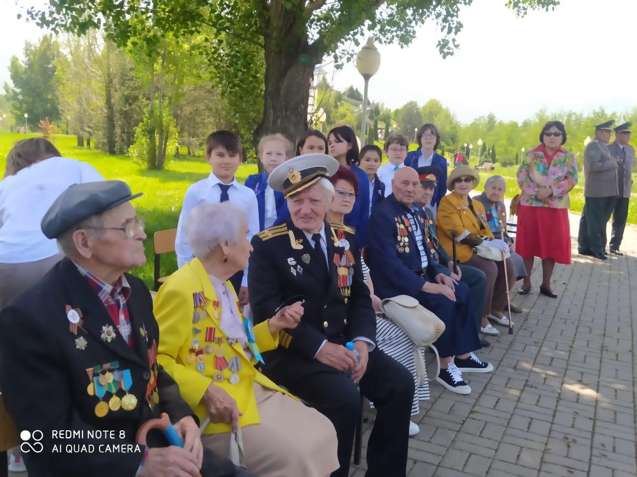 8 мамыр Тұңғыш Президент саябағында ардагерлерді құттықтау